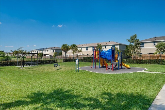 Photo - 495 NE 5th Ln