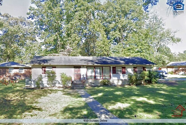 Photo - 910 Sunset Dr