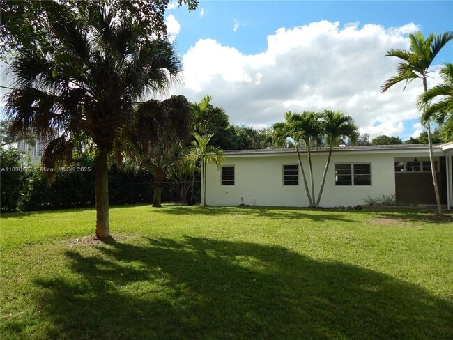 Building Photo - 7800 SW 69th Ave Rental