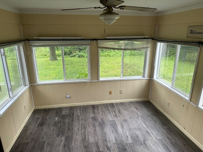 Photo - 3017 Eisenhower Ave