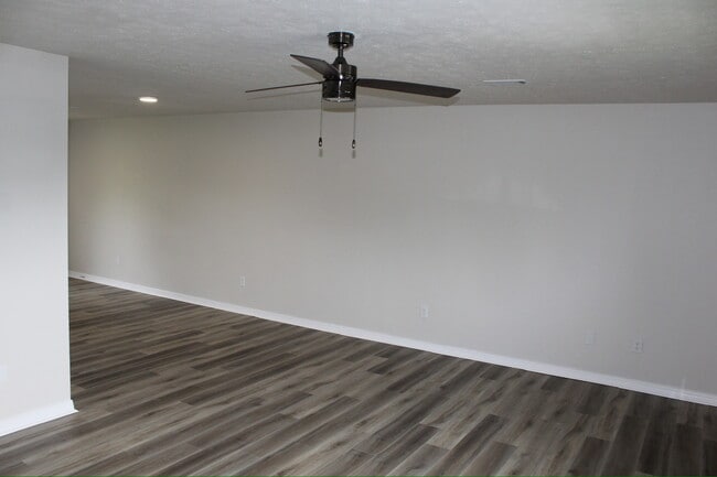 Photo - 3020-3044 Donnell Ridge Rd