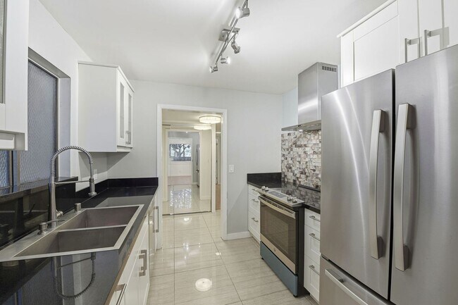 Photo - Hidden Gem at Saratoga Creekside – End Unit with Yard Unit 1