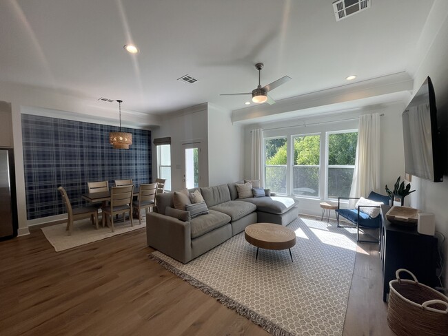 Photo - 1549 Alum Creek Dr