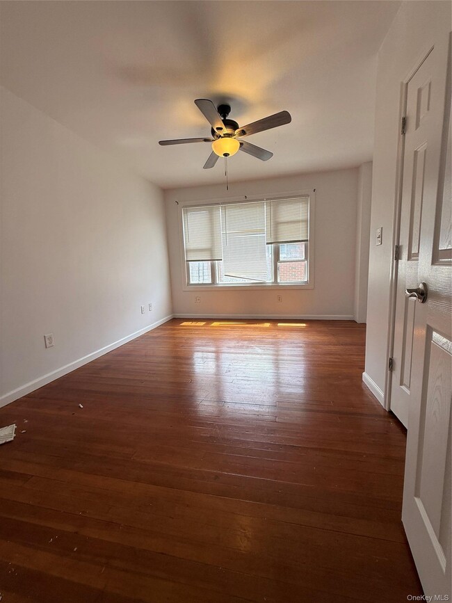 Photo - 137-46 Bedell St