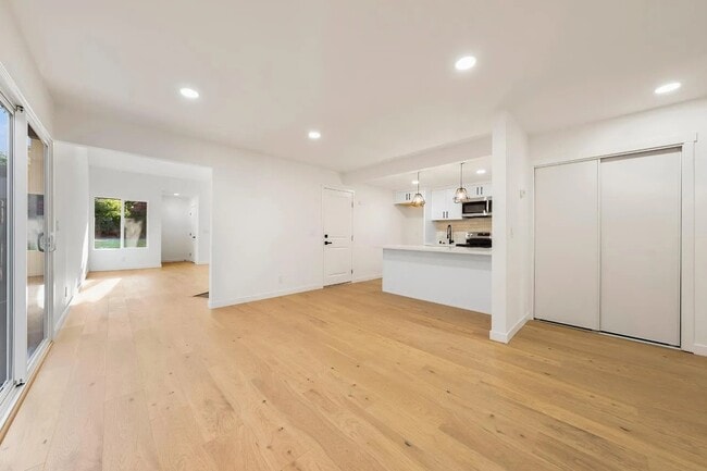 Photo - 5550 E Knoll Dr Unit 5550