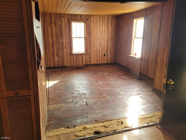 Photo - 3 br, 1 bath House - 1304 North Country Cl...