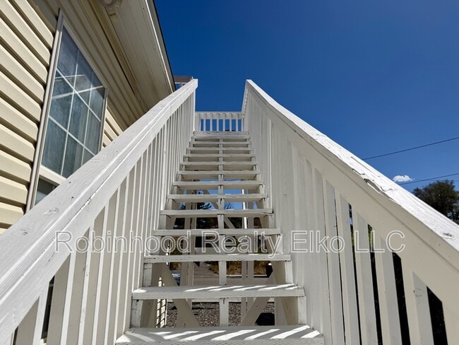 Photo - 657 S 5th St