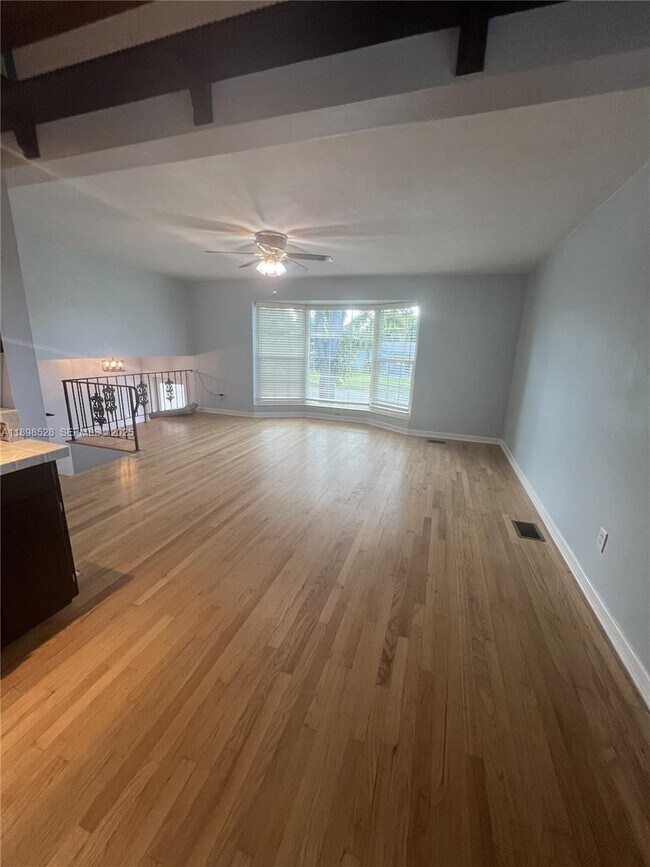 Photo - 141 NW 72nd Way