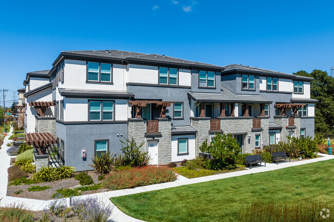 Building Photo - Village at Vintage Ranch Rental