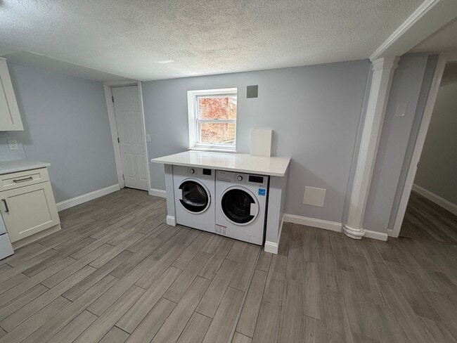 Photo - 31 Chelsea St Unit #B