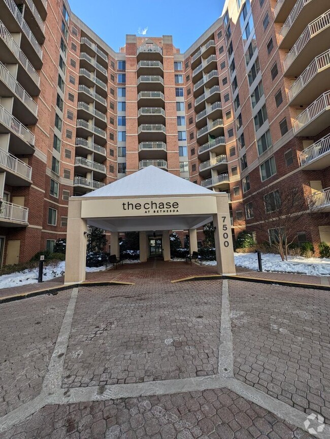 Building Photo - The Chase At Bethesda Condo Unit #S1114