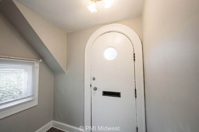 "Charming 3-Bedroom Haven with Spacious Living in Indianapolis – 2,190 Sq Ft of Comfort!"