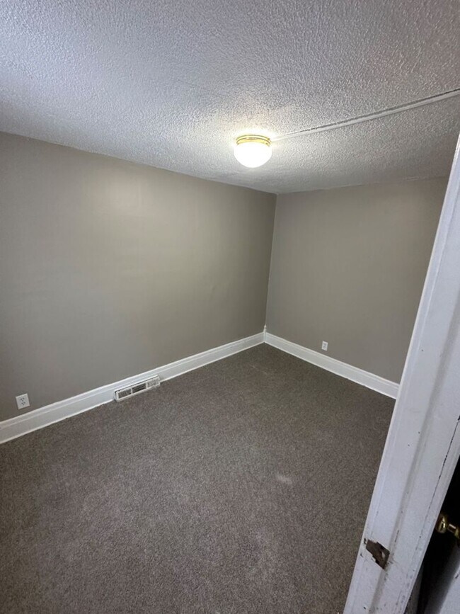 Photo - 8718-8720 W Mitchell St. (Duplex) Unit 8720