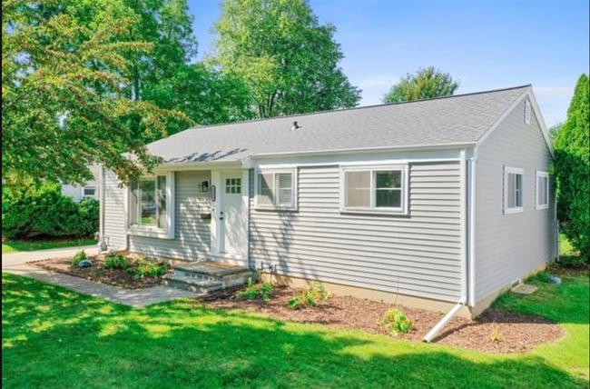 Photo - 1222 S Oneida St