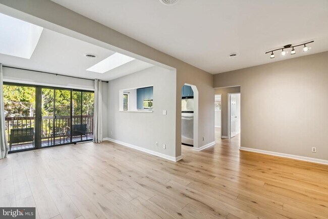 Photo - 2802 Dartmouth Rd Unit 7