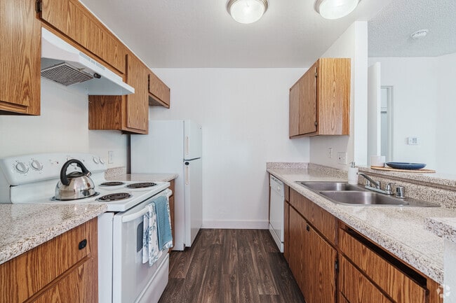 1BR, 1BA - 597SF - Kitchen