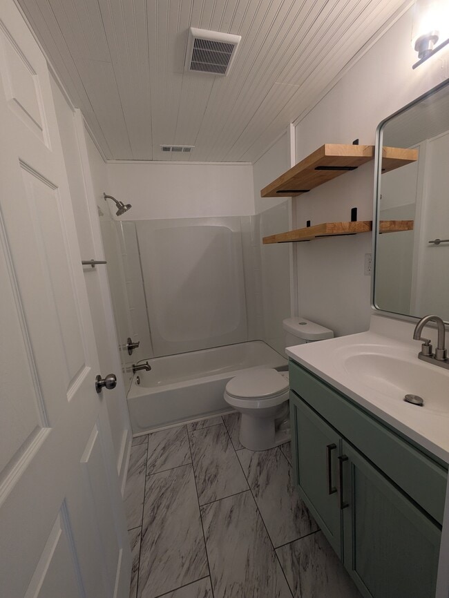 Photo - 1521 Waterhouse St