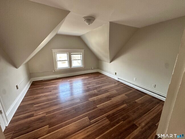 Photo - 76-78-78 Sanford Ave Unit 3rd Fl