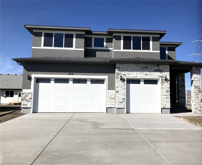 Building Photo - 552 S Dapple Dr