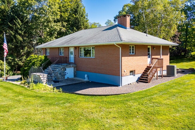 Photo - 428 Maple St