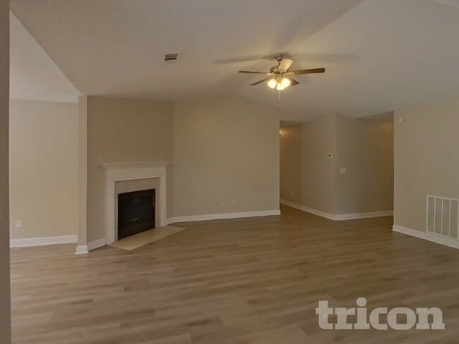 Photo - 206 Whistle Way