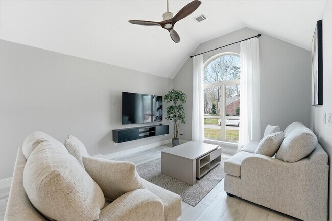 Photo - 179 N Dreamweaver Cir