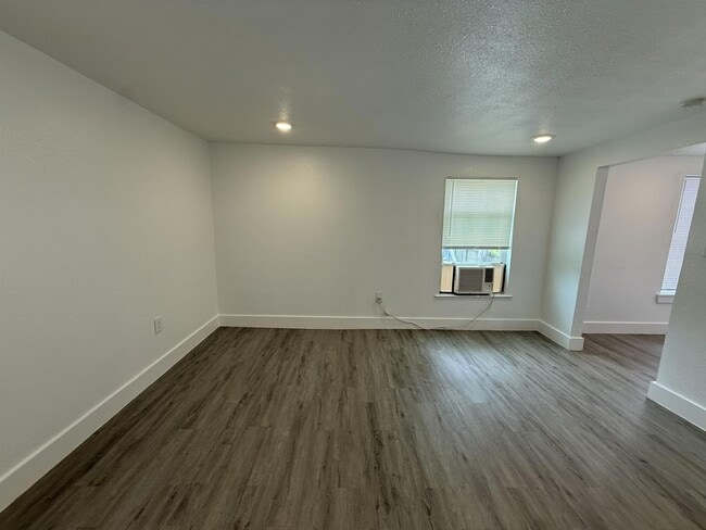 Photo - 1832 Liberty Ave