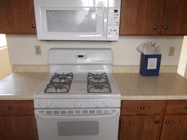 Photo - 616 Crosby Ln