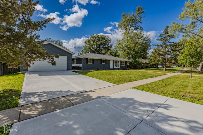 Photo - 124 Westover Ln