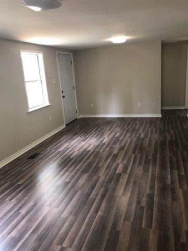 Photo - 905 S Cate St