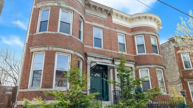 Building Photo - 247 Woodlawn Ave Rental