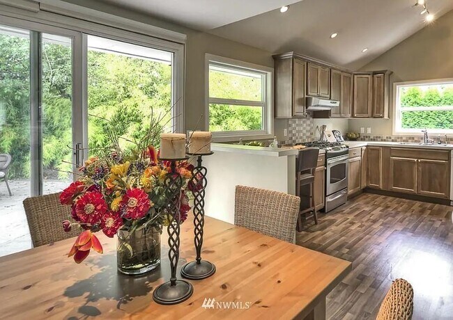 Photo - 10632 SE 4th St