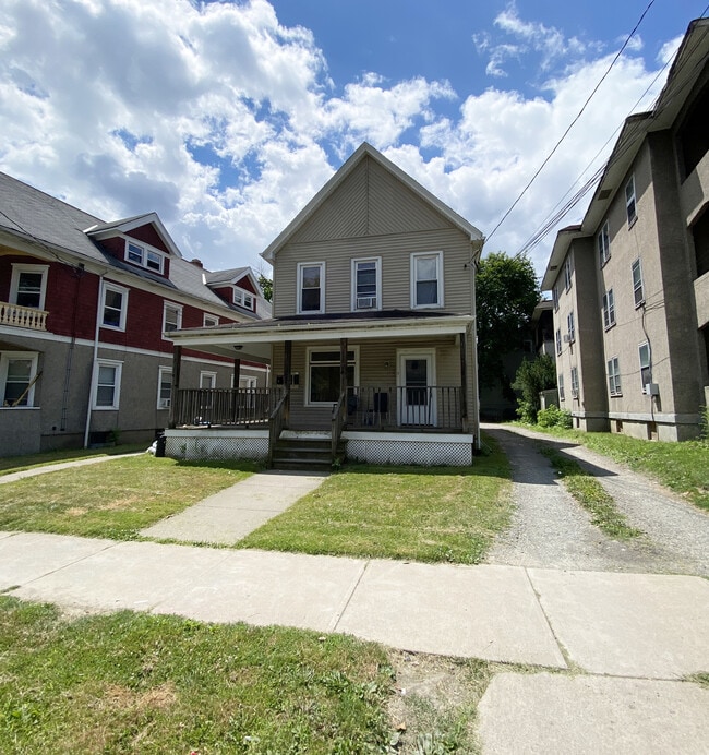 Building Photo - 31 Leroy St Unit 1
