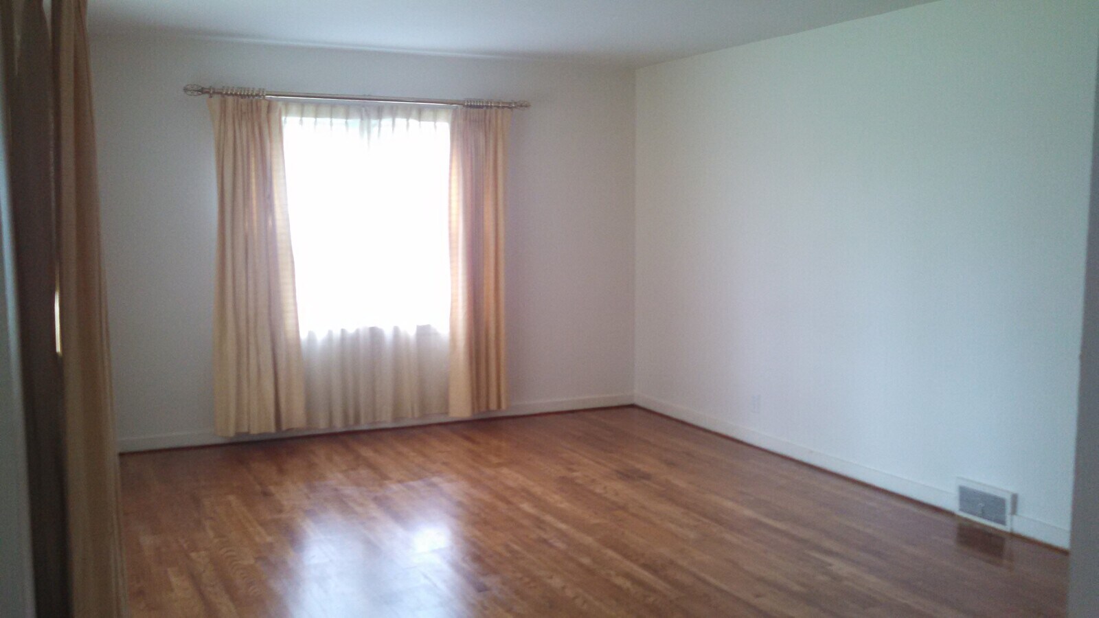 Photo - 712 W 12th St S