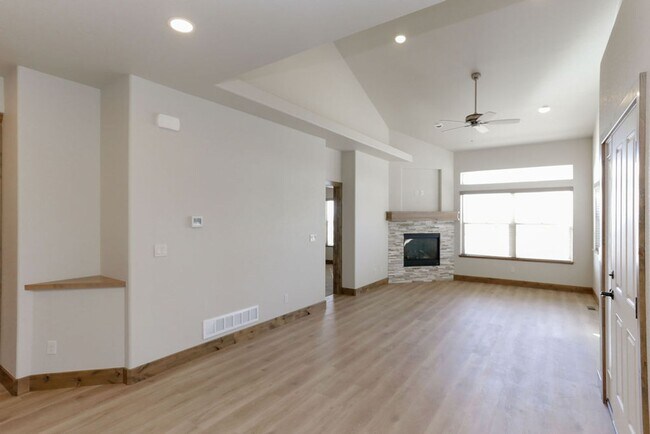 Photo - 2 Bedroom with Study in Seven Lakes