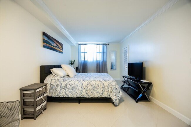 Photo - 3001 S Ocean Dr Unit 425