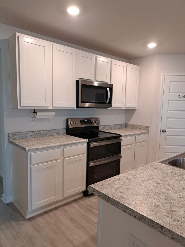 Photo - 6541 Slabinski Ln