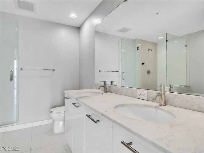 Building Photo - 3000 Oasis Grand Blvd Unit 2950 Rental