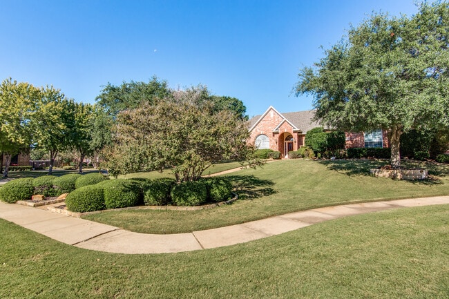 Photo - 700 Essex Ct