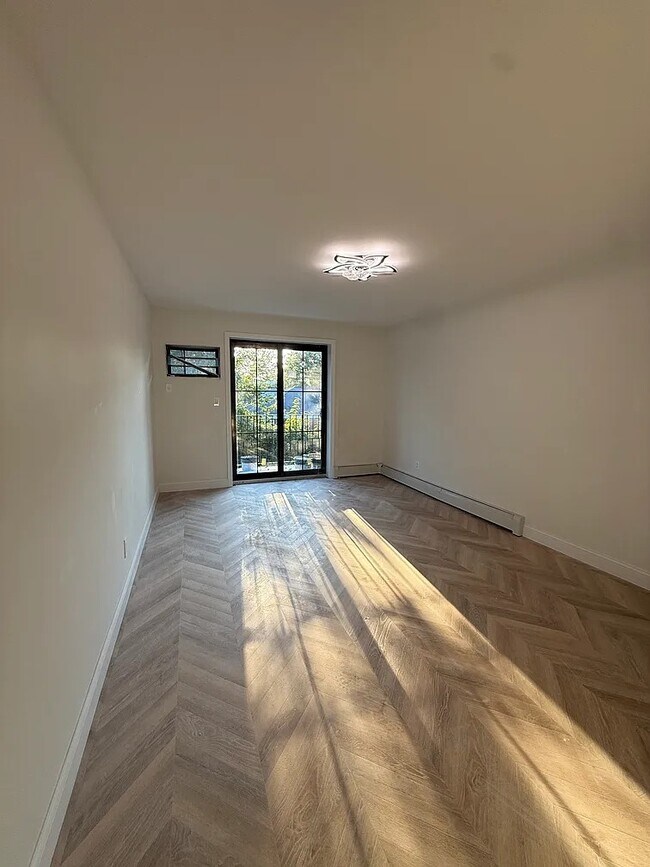 Photo - 3622 195th St