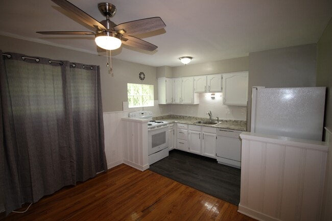 Building Photo - 5660 Vogel Rd Unit 1 Rental