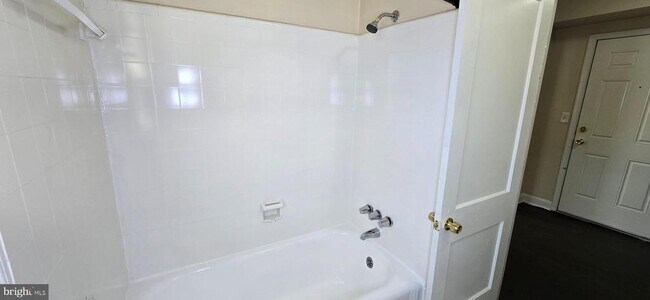 Photo - 604 Mellon St SE