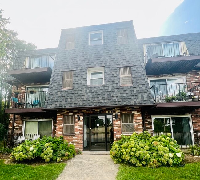 Building Photo - 11760 S Ridgeland Ave Unit 2D