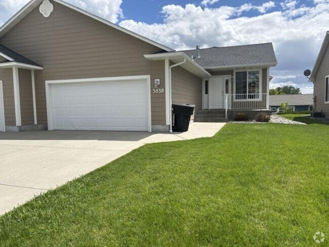 Building Photo - 4 bedroom in Billings MT 59102 Rental