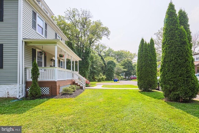 215 Clarendon Ave