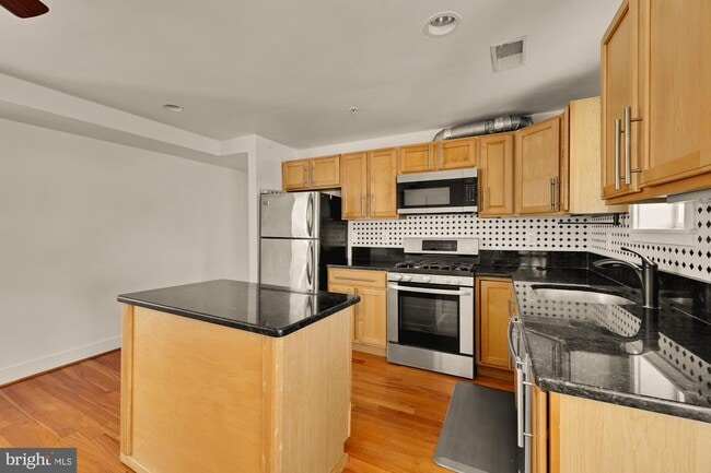 Photo - 610 Jefferson St NW Unidad 102