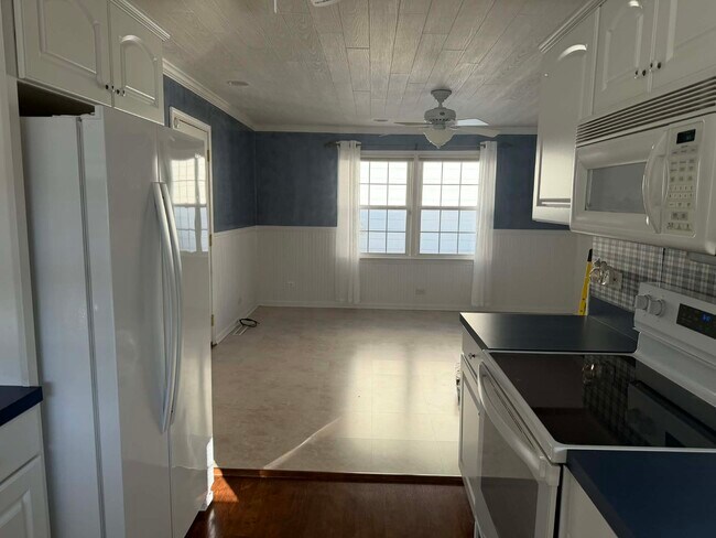 Photo - 1730 N Ridge Ave