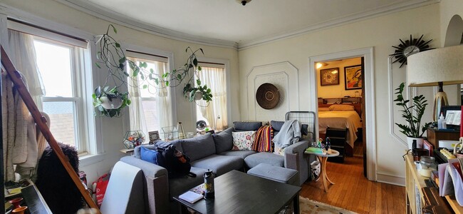 Photo - 1925 W Belle Plaine Ave Unit 3F