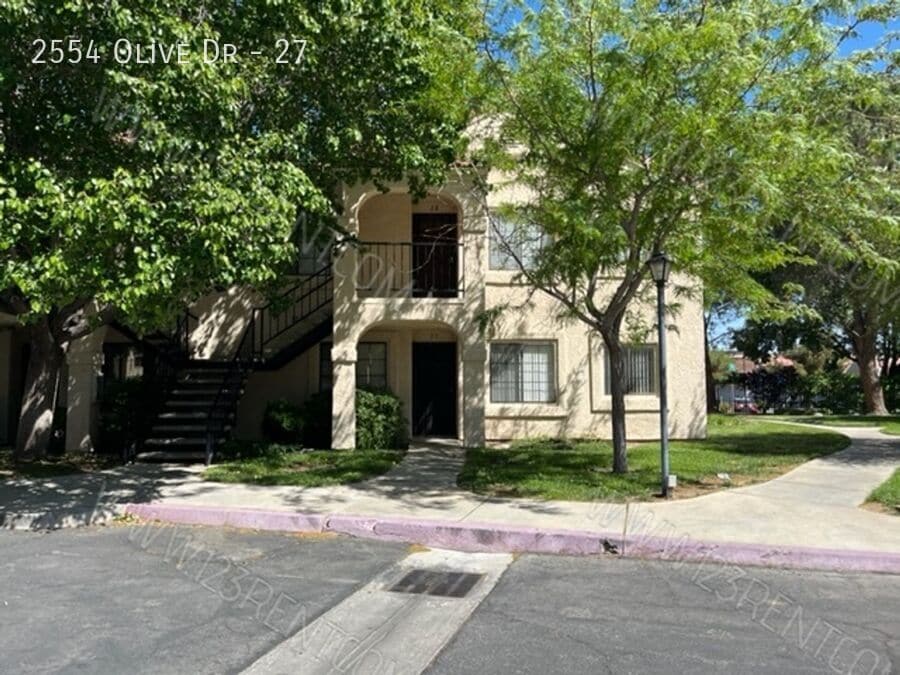 Photo - 2554 Olive Dr