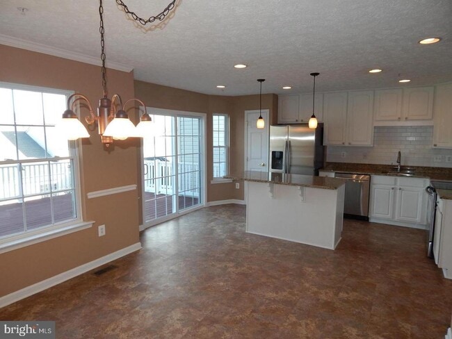 Photo - 1983 Cullen Way